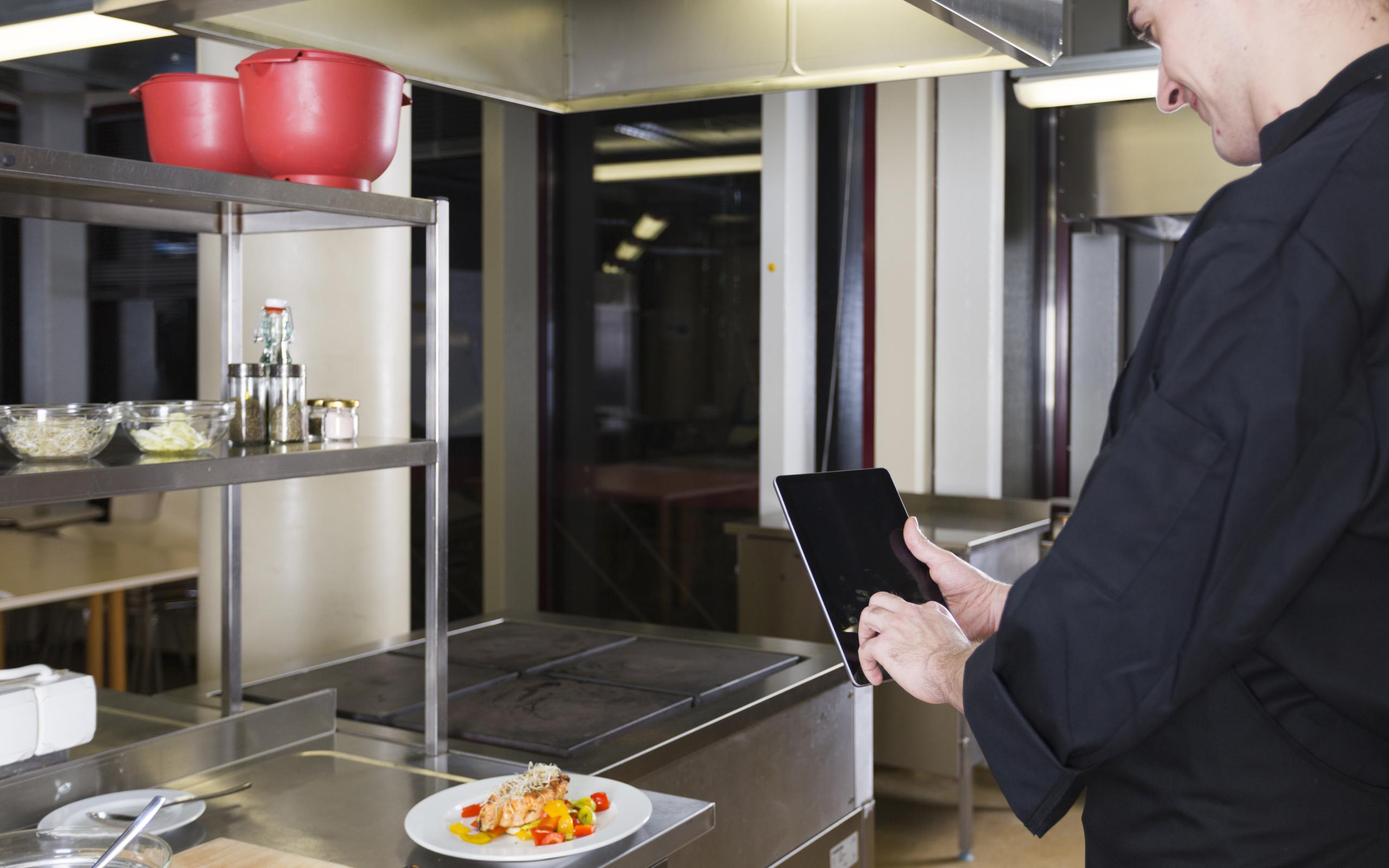 chef-with-tablet